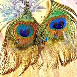 👉$5 W/Purchase👈 NWT EXPRESS | Ostrich Heart Earrinngs Lightweight Statement Pc